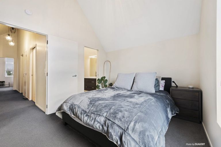 Photo of property in Victoria Villas, 42/35 Pirie Street, Mount Victoria, Wellington, 6011