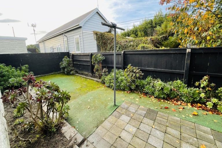 Photo of property in 2/801 Hastings Street North, Hastings, 4122