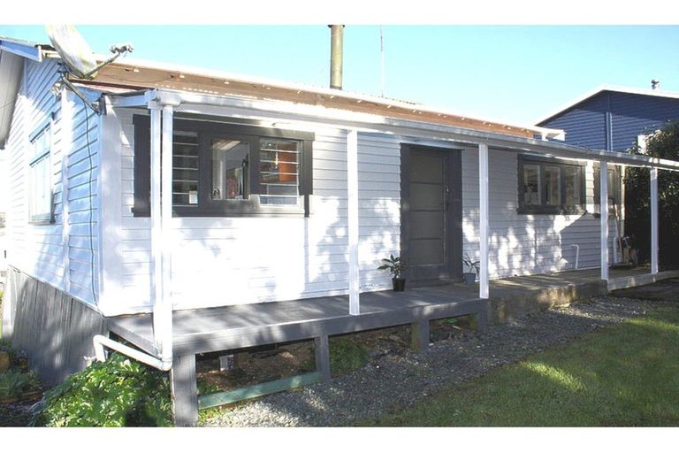 Photo of property in 4 Union Street, Hikurangi, 0114