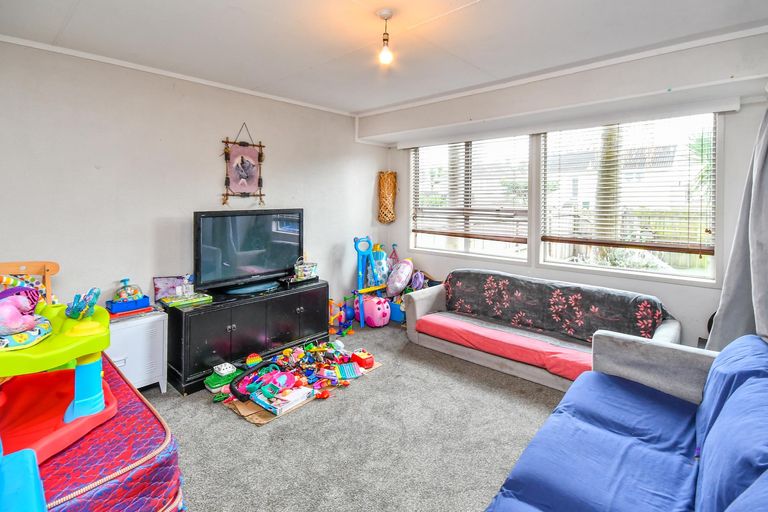 Photo of property in 91 Arimu Road, Papakura, 2110