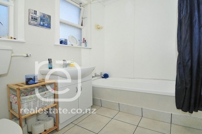 Photo of property in 164 Waddington Drive, Naenae, Lower Hutt, 5011