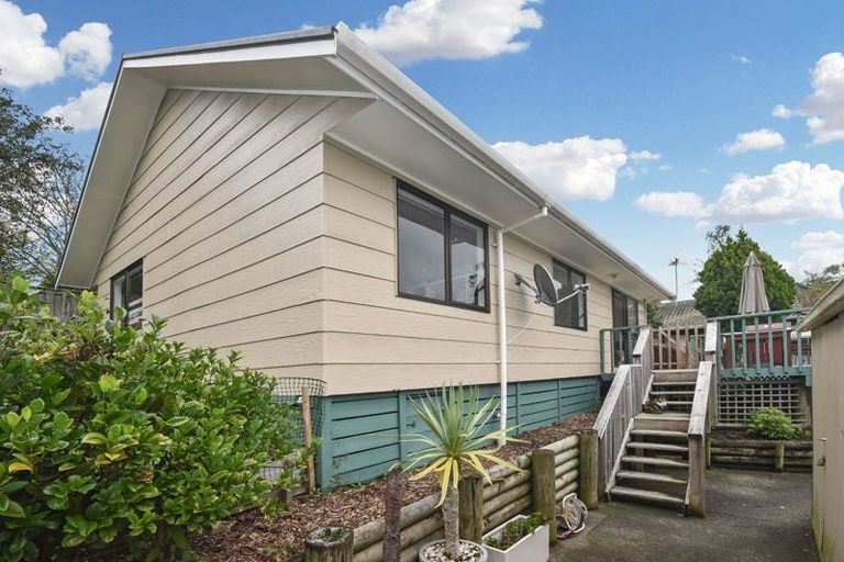 Photo of property in 2/18 Evans Road, Glen Eden, Auckland, 0602