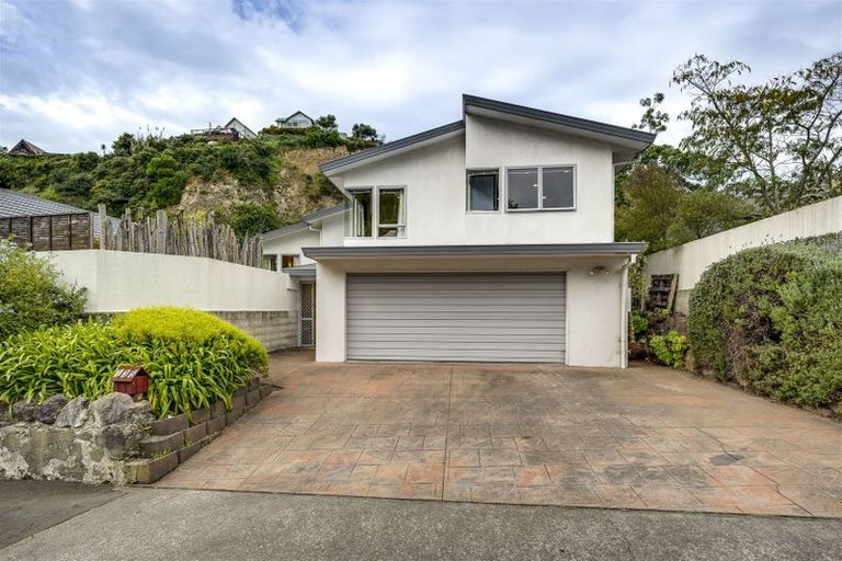 Photo of property in 135 Milton Road, Bluff Hill, Napier, 4110