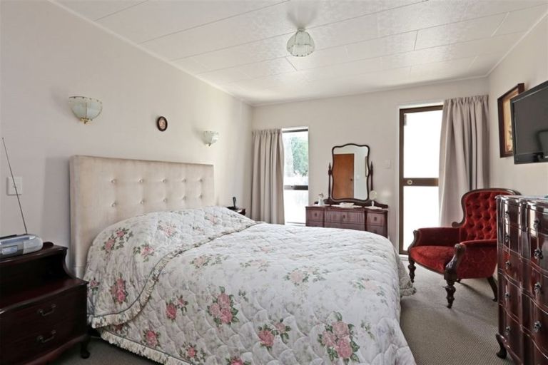 Photo of property in 2/409 Southland Road, Hastings, 4122