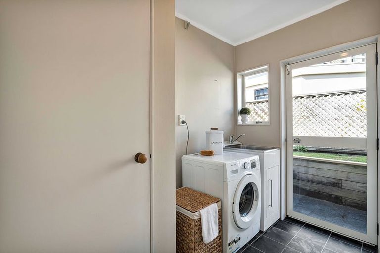 Photo of property in 6 Renown Place, Spotswood, New Plymouth, 4310