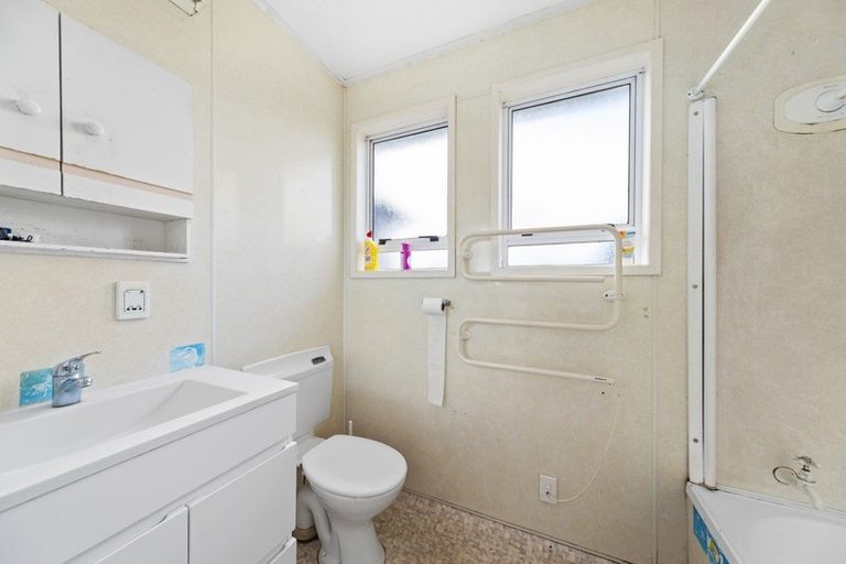 Photo of property in 6 Tamakui Grove, Turangi, 3334