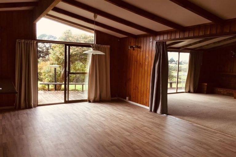 Photo of property in 34 Red Hills Road, Massey, Auckland, 0614