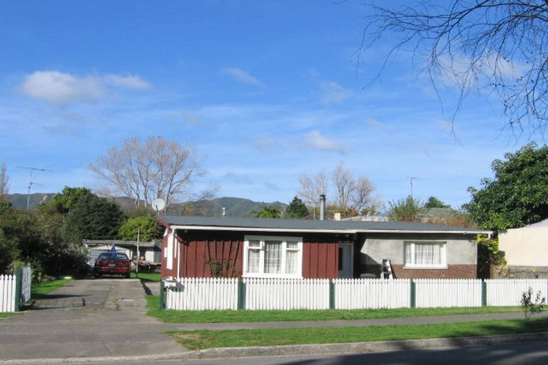 Photo of property in 28 Owen Street, Belmont, Lower Hutt, 5010