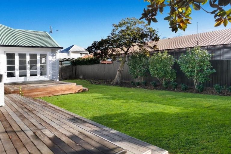 Photo of property in 1/206 Springfield Road, St Albans, Christchurch, 8014