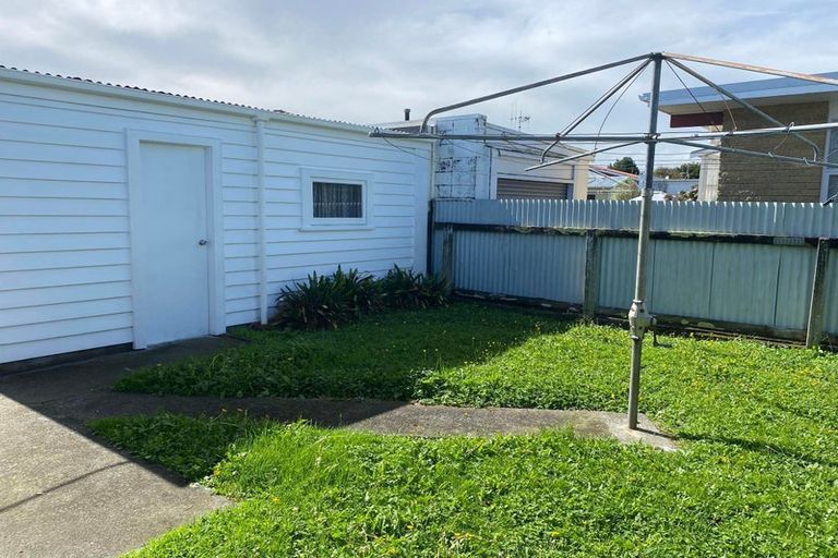 Photo of property in 68 Winchester Street, Levin, 5510