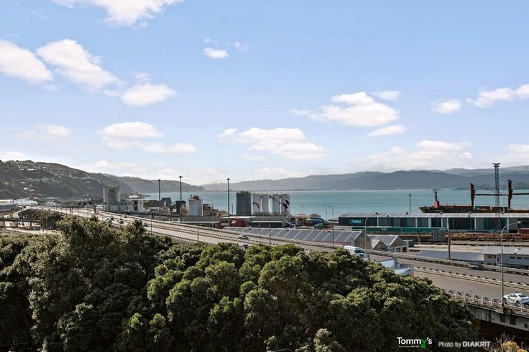 Photo of property in Newman Court Apartments, 2 Newman Terrace, Thorndon, Wellington, 6011