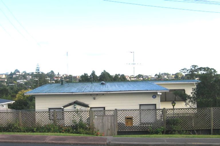 Photo of property in 1/52 Pupuke Road, Hillcrest, Auckland, 0627