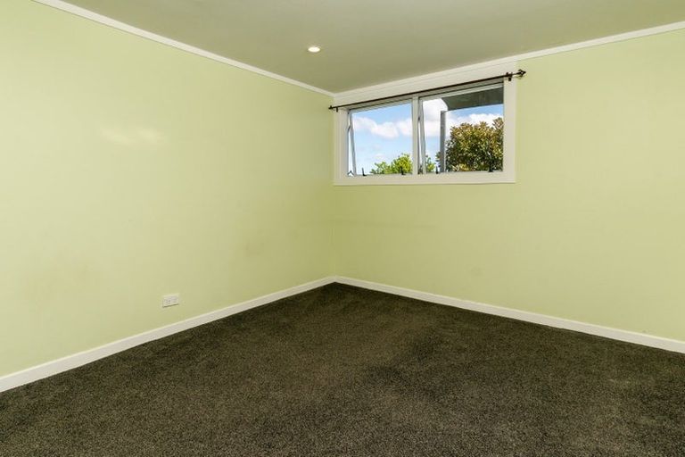 Photo of property in 35 Pleasant Road, Glen Eden, Auckland, 0602