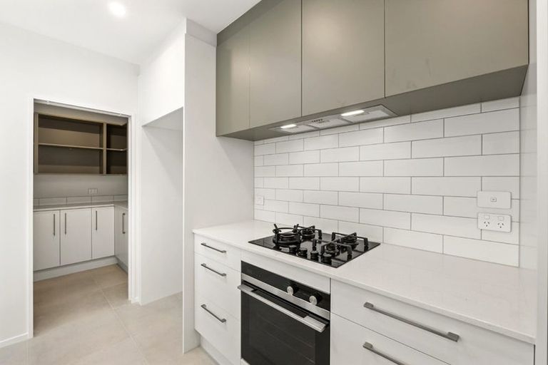 Photo of property in 55 Parkmore Drive, Rosehill, Papakura, 2113