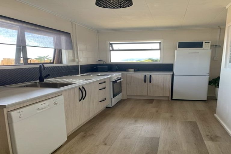 Photo of property in 26 Bay View Road, Cable Bay, 0420