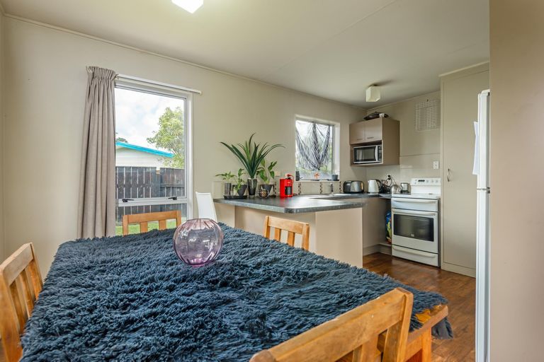 Photo of property in 15a Leander Place, Milson, Palmerston North, 4414
