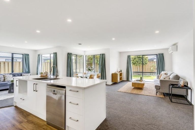 Photo of property in 32 Mahlet Street, Northwood, Christchurch, 8051