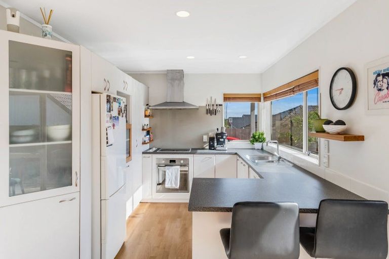 Photo of property in 17 Matterhorn Crescent, Northpark, Auckland, 2013