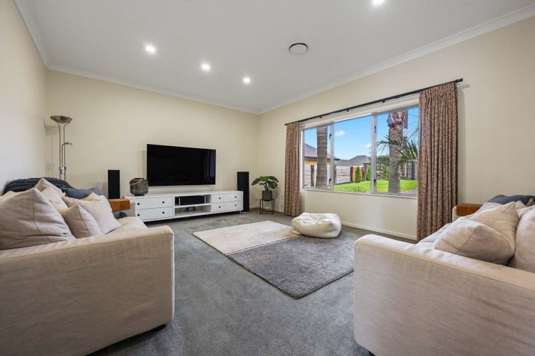 Photo of property in 94 Rototuna Road, Rototuna, Hamilton, 3210