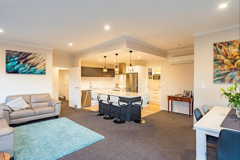 Photo of property in 71 Waipunahau Road, Waikanae, 5036