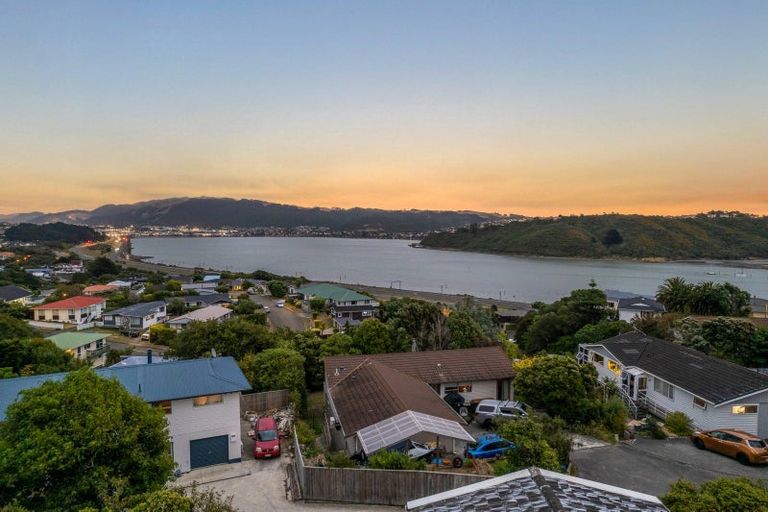 Photo of property in 19 Forth Place, Papakowhai, Porirua, 5024