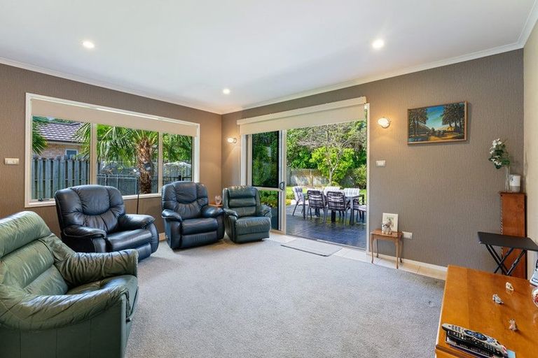 Photo of property in 17 Edgewater Street, Waikanae, 5036