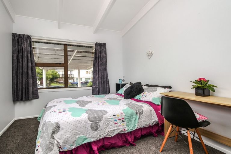Photo of property in 44 Hartley Terrace, Massey, Auckland, 0614
