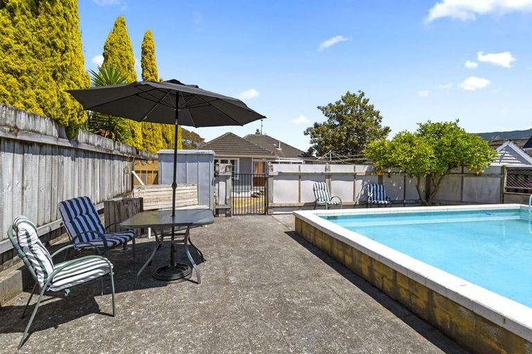 Photo of property in 15 John Street, Trentham, Upper Hutt, 5018