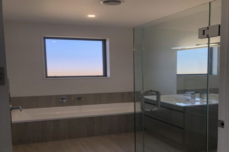 Photo of property in 18 Brewster Crescent, Lake Hawea, 9382