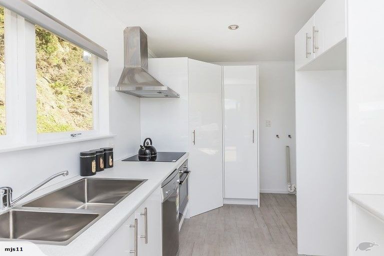 Photo of property in 27b Cypress Drive, Maungaraki, Lower Hutt, 5010