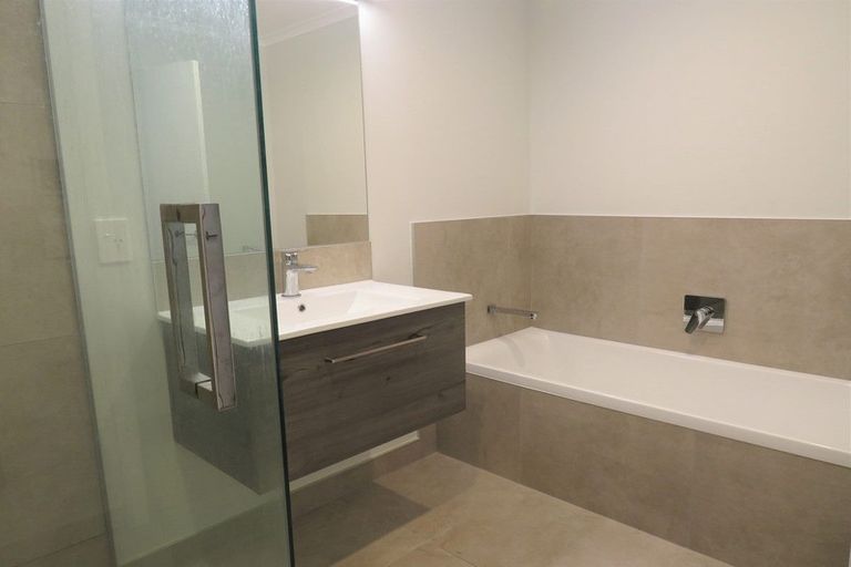 Photo of property in 8 Frank Gill Road, Hobsonville, Auckland, 0616