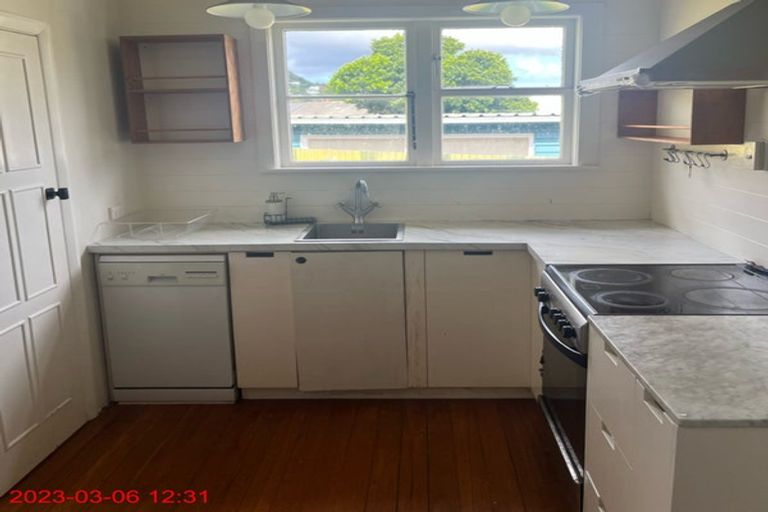 Photo of property in 83 Sunshine Avenue, Karori, Wellington, 6012