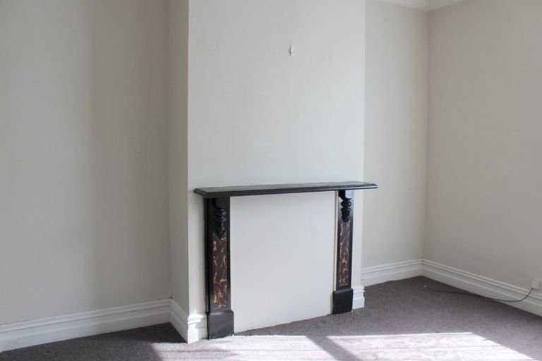 Photo of property in 1 Phillips Street, Kensington, Dunedin, 9011