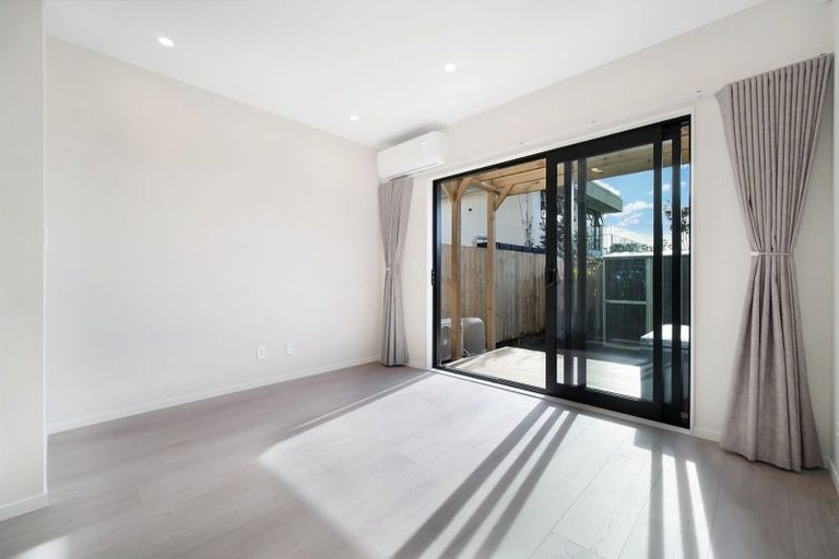 Photo of property in 3/65 Moire Road, Massey, Auckland, 0614