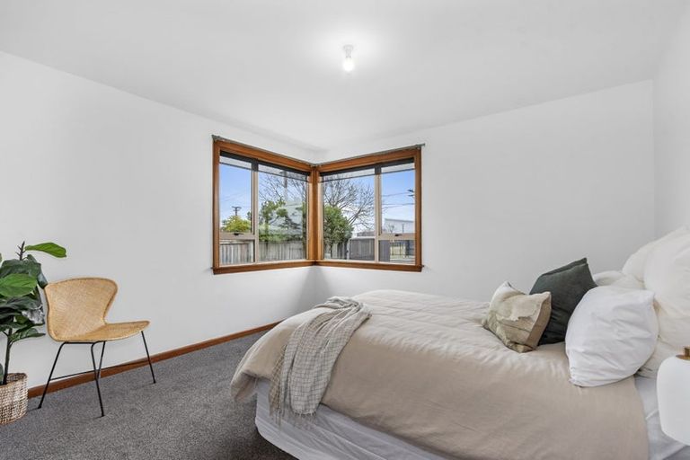 Photo of property in 82 Shortland Street, Wainoni, Christchurch, 8061