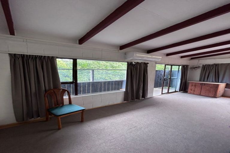 Photo of property in 2/34 Glencourt Place, Glenfield, Auckland, 0629