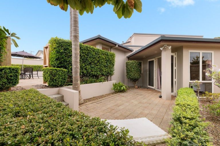 Photo of property in 2 Sissinghurst Court, Bethlehem, Tauranga, 3110