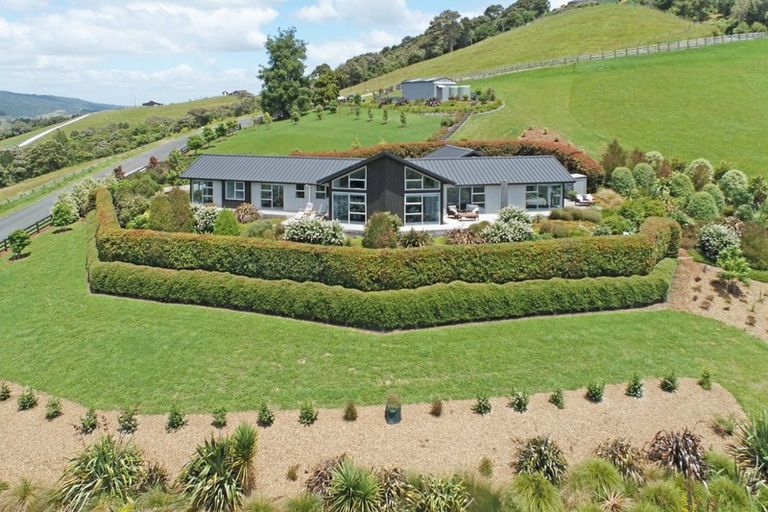 Photo of property in 12 Bridle Way, Hunua, Papakura, 2583