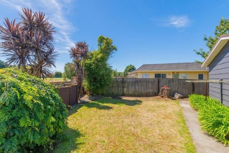 Photo of property in 16 Rosewood Place, Paraparaumu, 5032