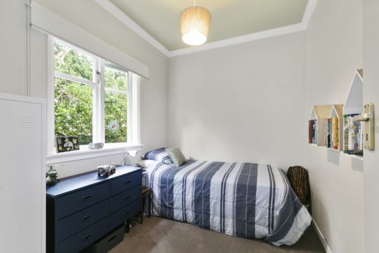 Photo of property in 1 Pitt Street, Moera, Lower Hutt, 5010