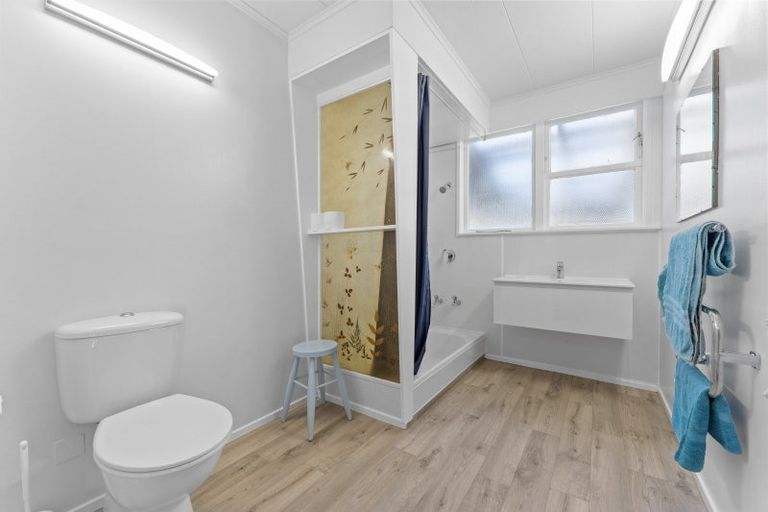 Photo of property in 27 Parkland Crescent, Terrace End, Palmerston North, 4410