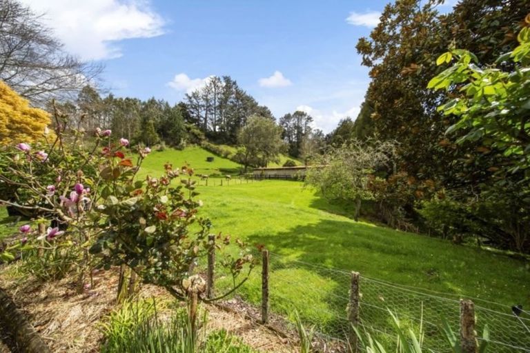 Photo of property in 562 Carrington Road, Hurworth, New Plymouth, 4371