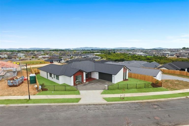 Photo of property in 33 Brywood Rise, Flagstaff, Hamilton, 3210