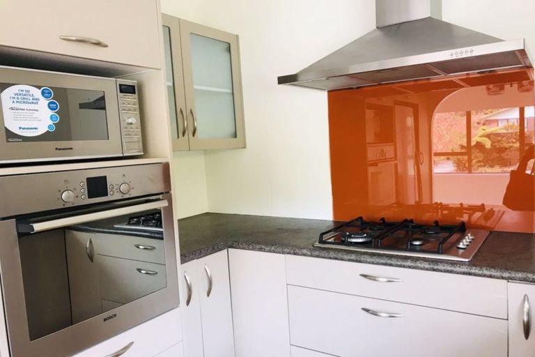 Photo of property in 7 Kallista Place, Browns Bay, Auckland, 0630