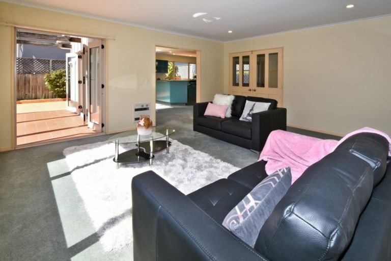 Photo of property in 2/97 Clyde Road, Ilam, Christchurch, 8041