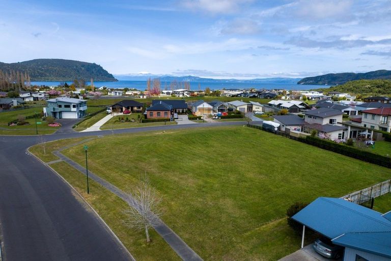 Photo of property in 4 Pukeko Way, Kinloch, Taupo, 3377