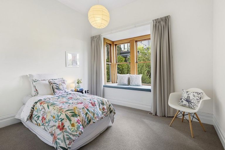 Photo of property in 40 Fairview Crescent, Kelburn, Wellington, 6012