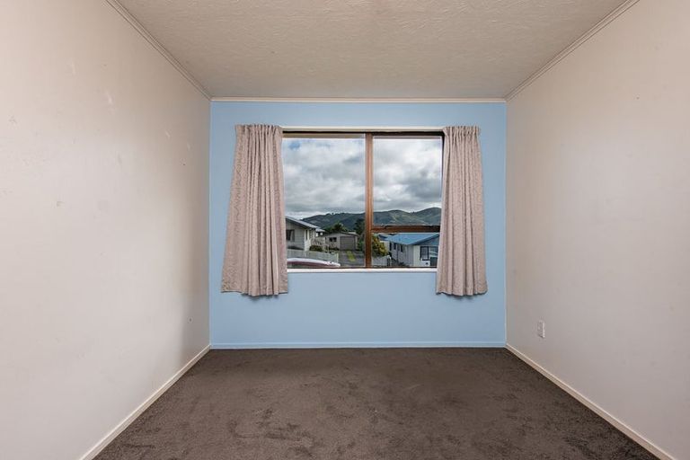 Photo of property in 27 Invercargill Drive, Kelson, Lower Hutt, 5010