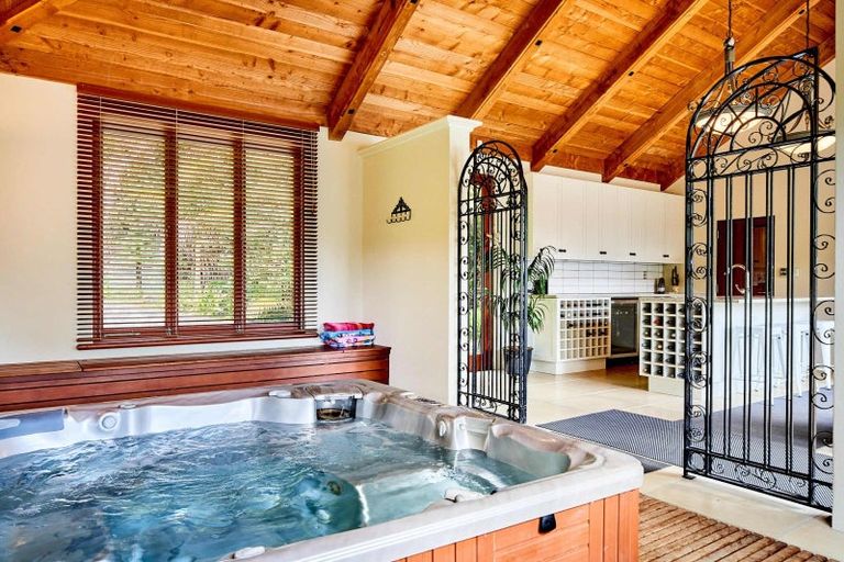 Photo of property in 60 Cheviot Road, Lowry Bay, Lower Hutt, 5013