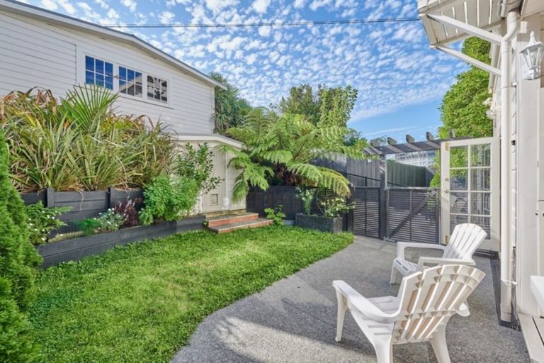 Photo of property in 57 Bolton Street, Kelburn, Wellington, 6012